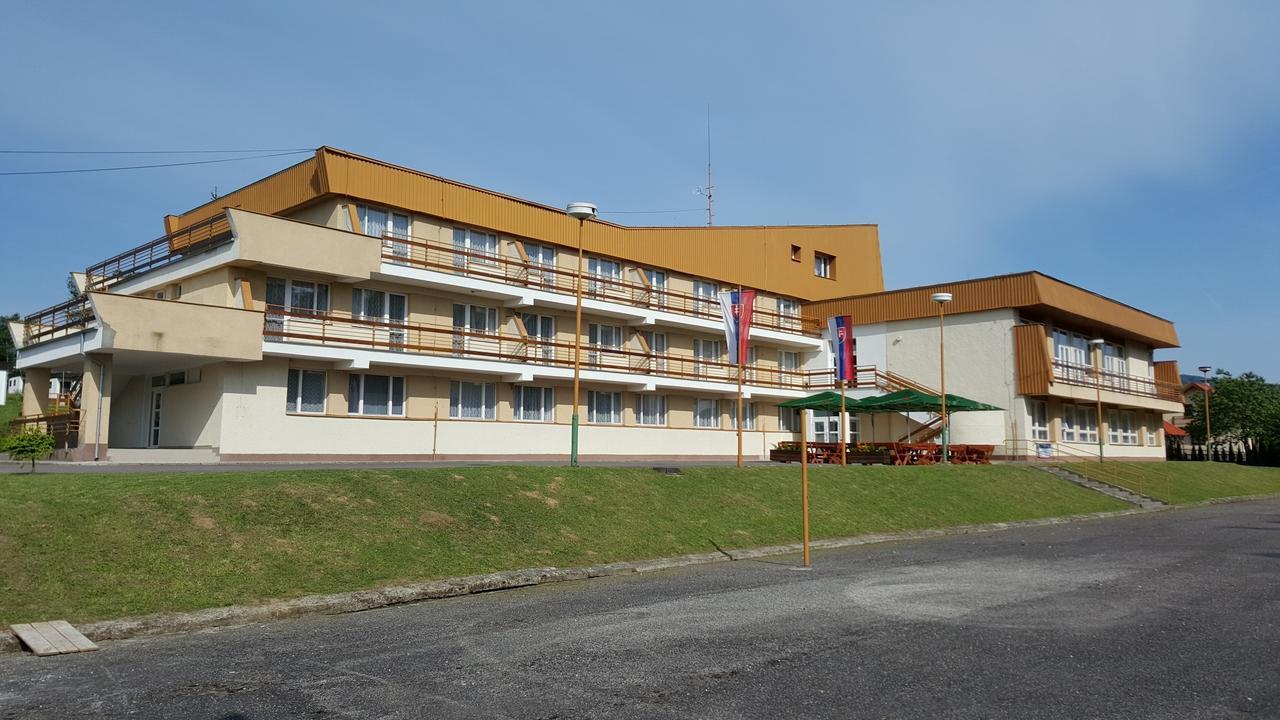Hotel Banik Nitrianske Rudno Extérieur photo
